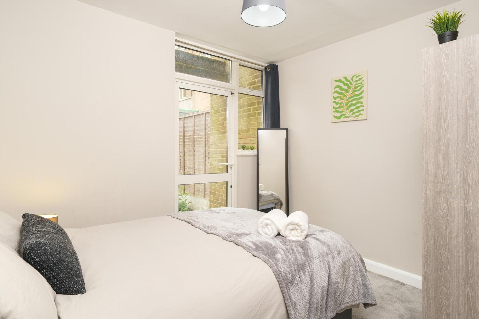 Apartament Cozy 2-Bed Garden Flat, With Free Private Parking, Wembley Londyn Zewnętrze zdjęcie
