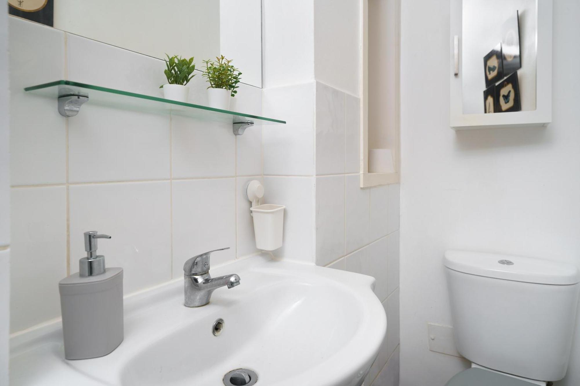 Apartament Cozy 2-Bed Garden Flat, With Free Private Parking, Wembley Londyn Zewnętrze zdjęcie