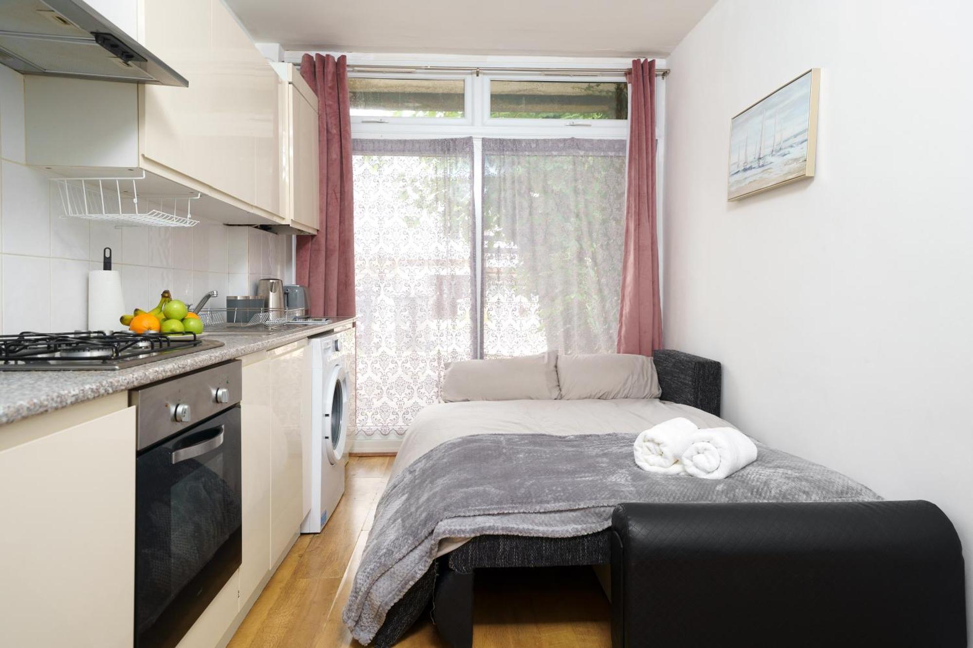 Apartament Cozy 2-Bed Garden Flat, With Free Private Parking, Wembley Londyn Zewnętrze zdjęcie