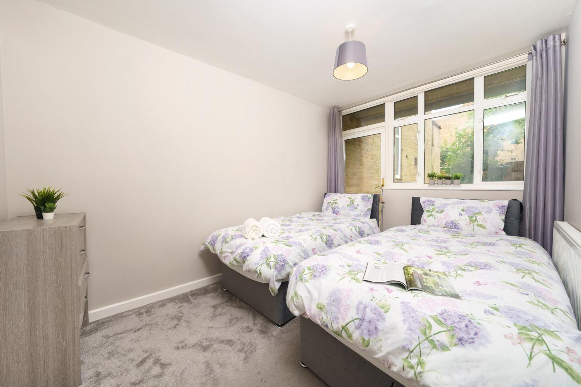 Apartament Cozy 2-Bed Garden Flat, With Free Private Parking, Wembley Londyn Zewnętrze zdjęcie